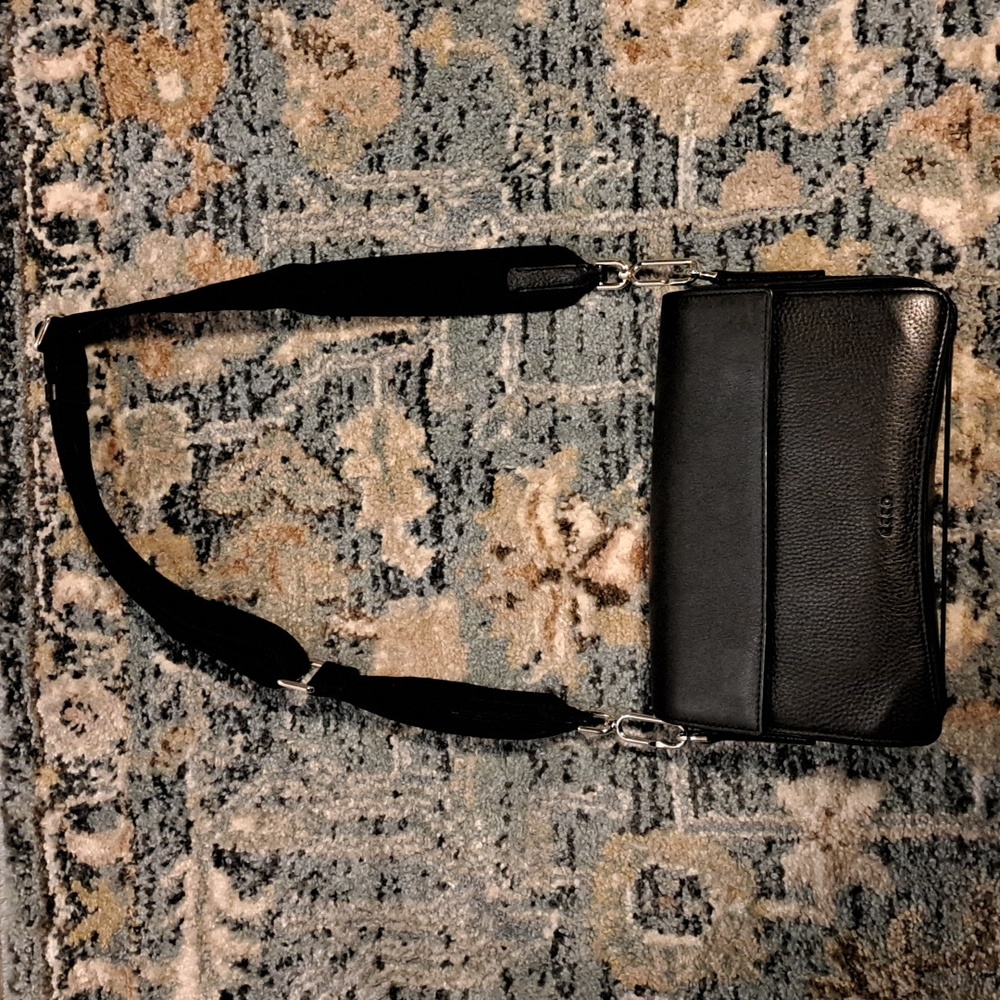 Ecco Black Leather Shoulder or Crossbody Purse, Textureblock Pinch Bag Full Size